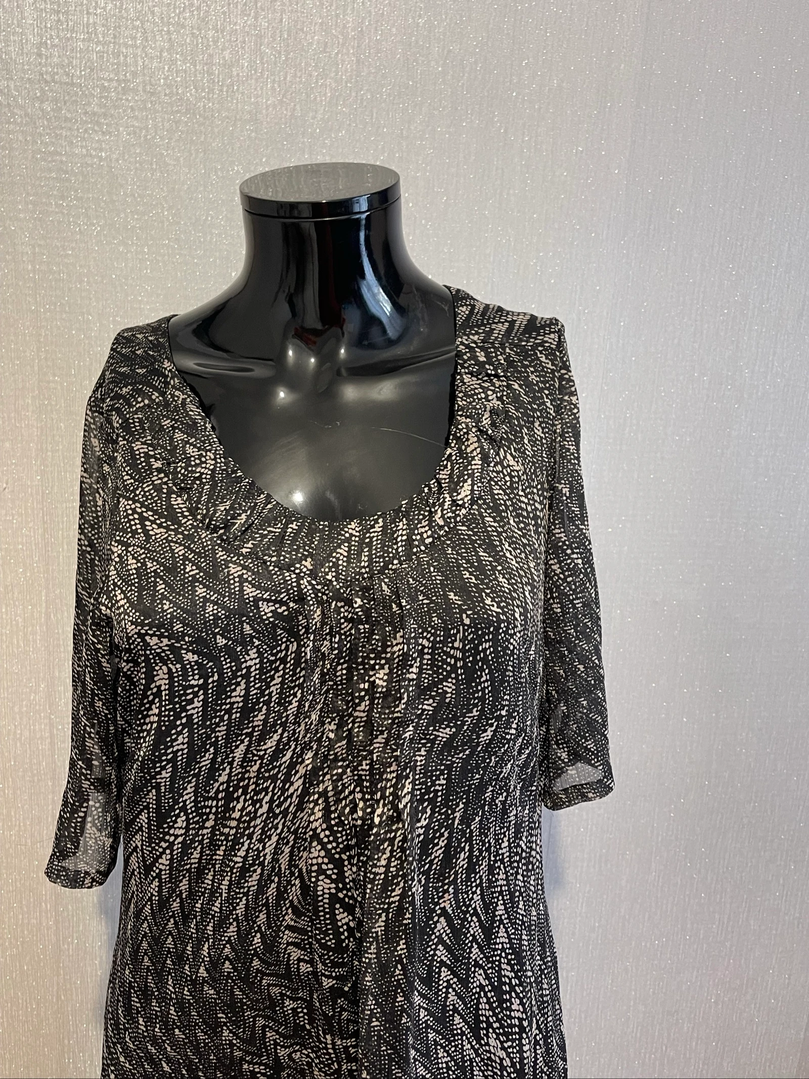Lindo vestido com babados tamanho M – photo 3